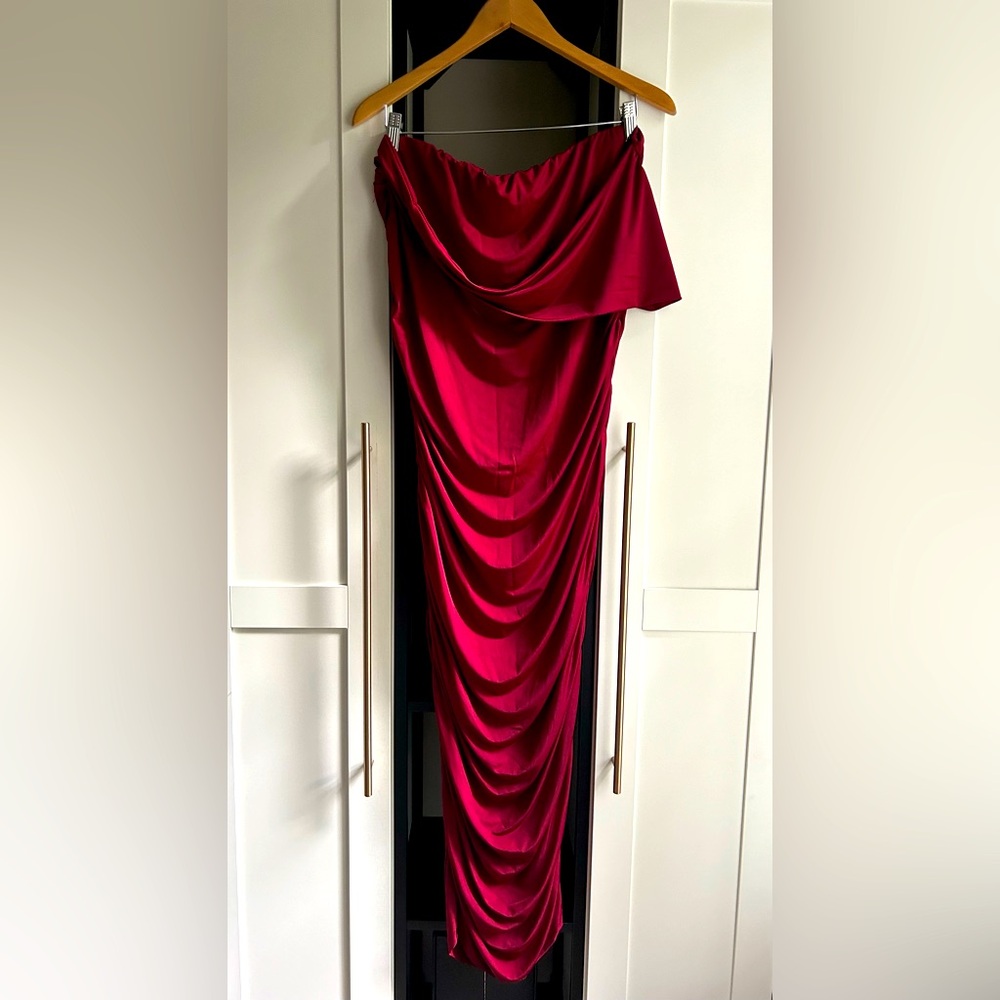 BRAND NEW Dress! By Fashion Nova. Size 2X.